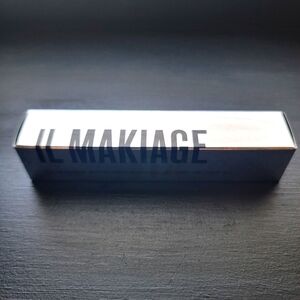 NWT concealer all colors